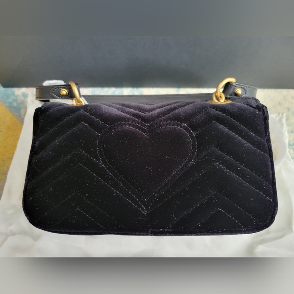 Authentic Gucci Marmont Matelasse Mini Bag Black Velvet Crossbody - Picture 4 of 10